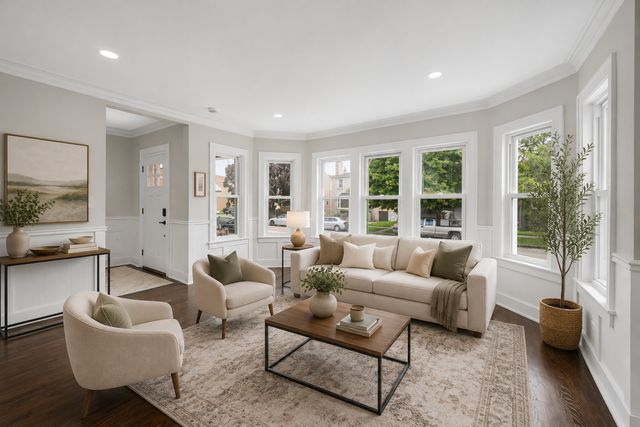 3048 N Marmora Avenue, Chicago, IL 60634
