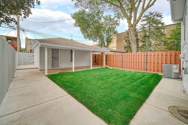 3048 N Marmora Avenue, Chicago, IL 60634