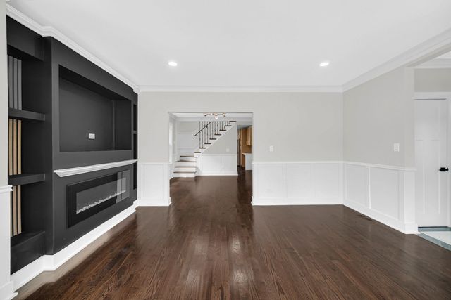 3048 N Marmora Avenue, Chicago, IL 60634