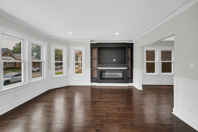 3048 N Marmora Avenue, Chicago, IL 60634
