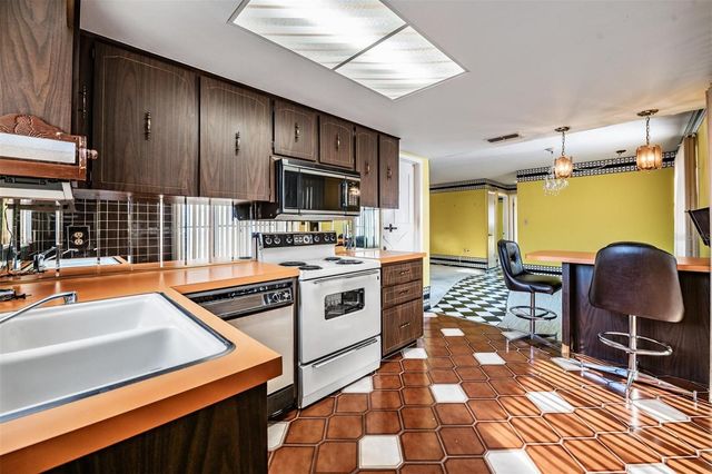 8434 LURAY DRIVE, Port Richey, FL 34668