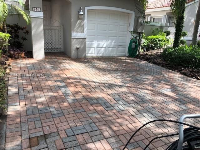 951 Doveplum Ct 951, Hollywood, FL 33019