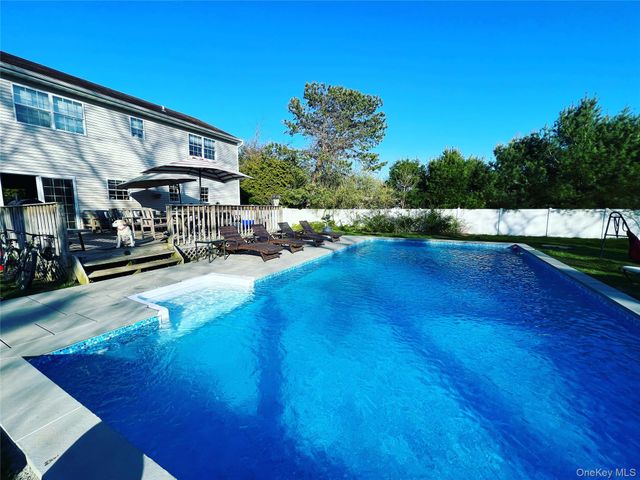 30 Lewis Road, East Quogue, NY 11942