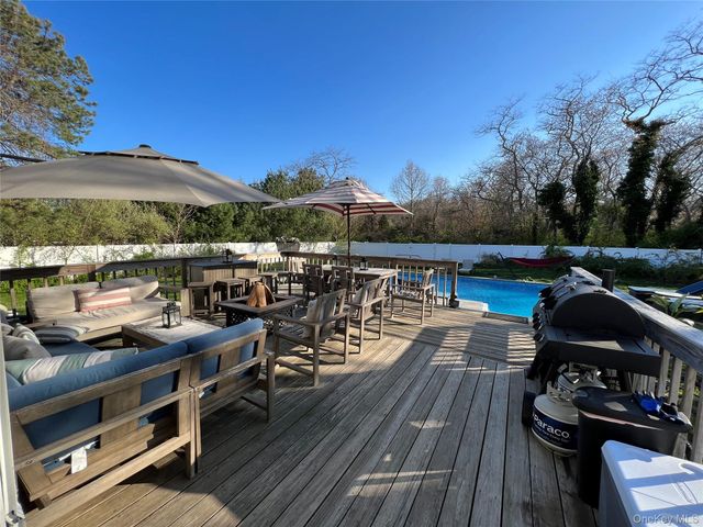30 Lewis Road, East Quogue, NY 11942