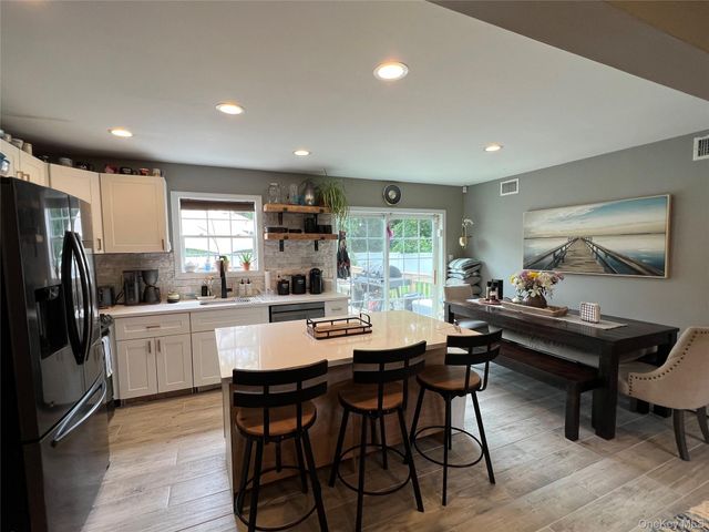 30 Lewis Road, East Quogue, NY 11942