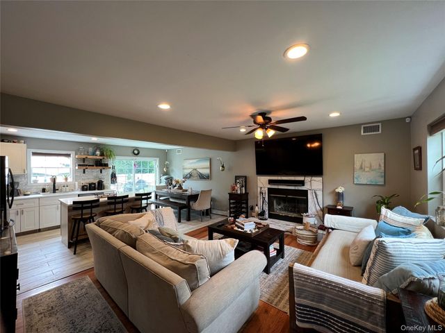 30 Lewis Road, East Quogue, NY 11942