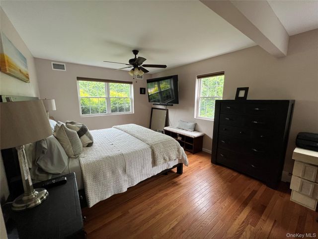 30 Lewis Road, East Quogue, NY 11942