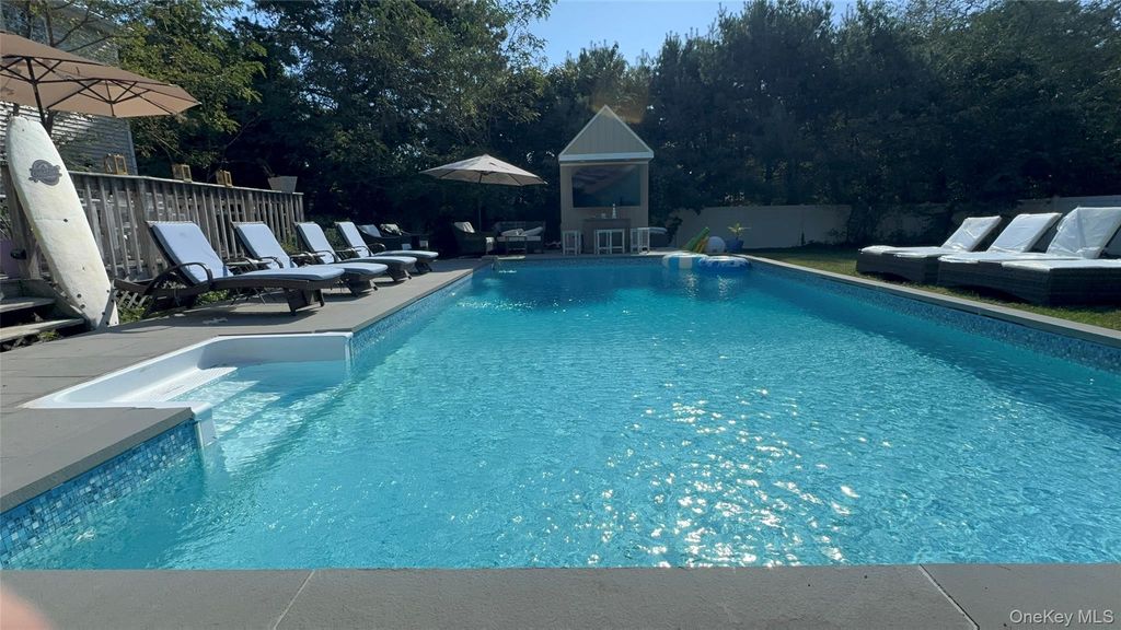 30 Lewis Road, East Quogue, NY 11942