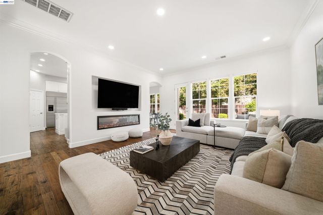 3867 Picard Ave, Pleasanton, CA 94588