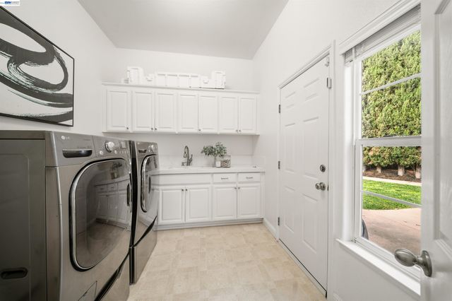 3867 Picard Ave, Pleasanton, CA 94588