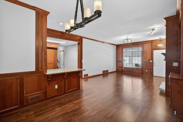 5484 Longview Court 6, Johnston, IA 50131