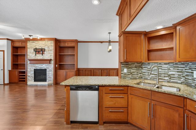 5484 Longview Court 6, Johnston, IA 50131