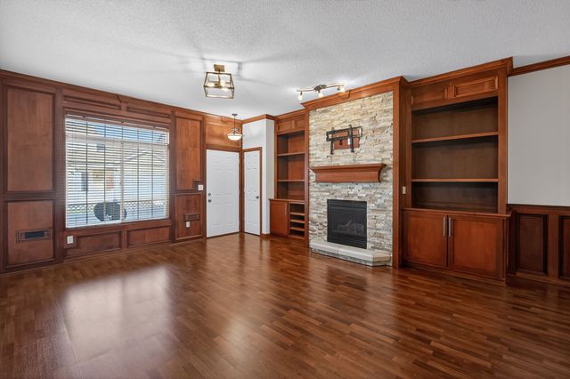 5484 Longview Court 6, Johnston, IA 50131