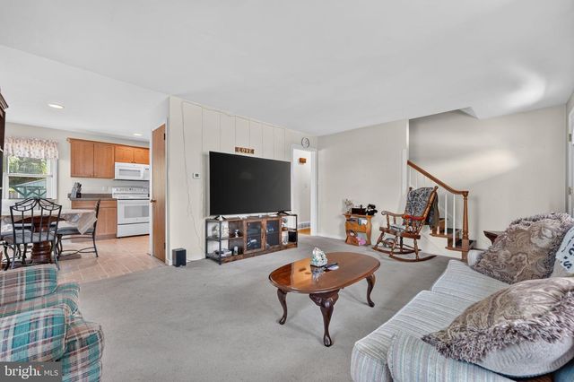 4 BAUER AVE, Willow Street, PA 17584
