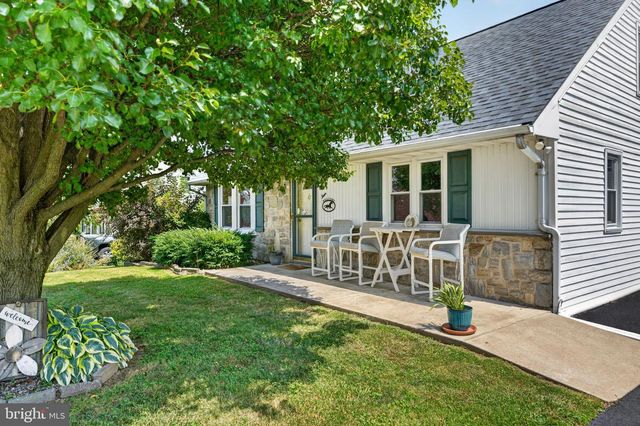 4 BAUER AVE, Willow Street, PA 17584