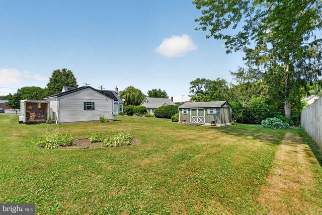 4 BAUER AVE, Willow Street, PA 17584