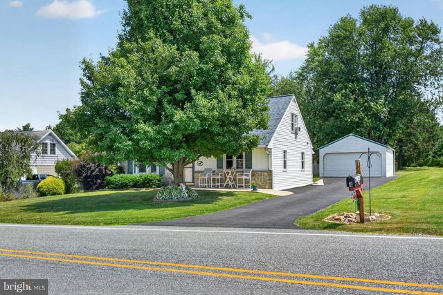 4 BAUER AVE, Willow Street, PA 17584