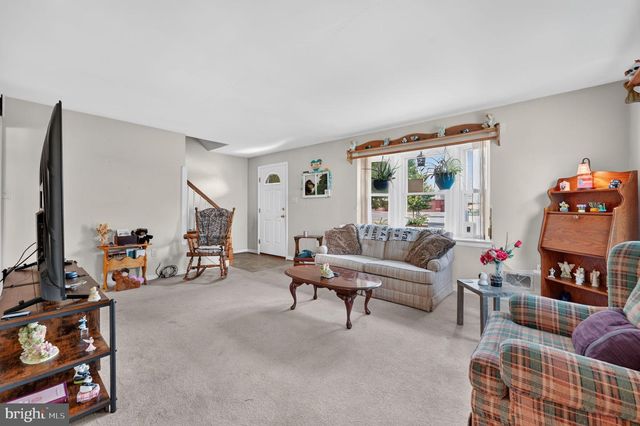 4 BAUER AVE, Willow Street, PA 17584