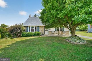 4 BAUER AVE, Willow Street, PA 17584