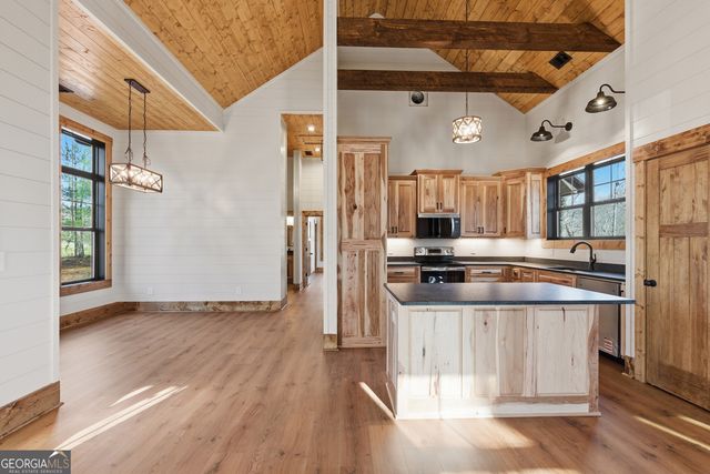 8165 Bridge Creek Road, Tiger, GA 30576