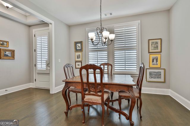 527 Hazelnut Drive, Peachtree City, GA 30269