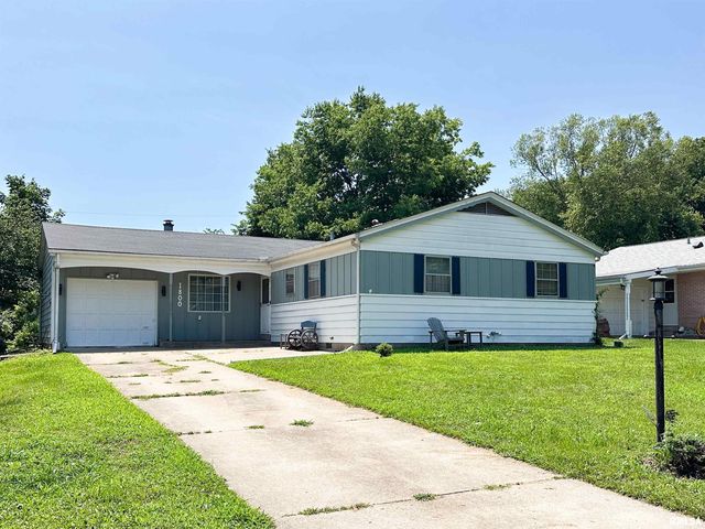 1800 E Saint Jude Court, Peoria Heights, IL 61616
