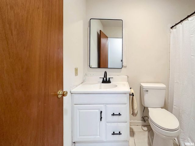 1800 E Saint Jude Court, Peoria Heights, IL 61616