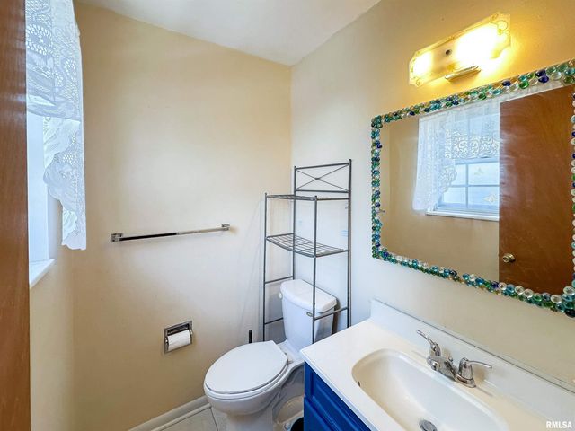 1800 E Saint Jude Court, Peoria Heights, IL 61616