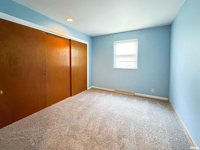 1800 E Saint Jude Court, Peoria Heights, IL 61616