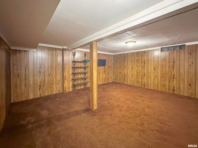 1800 E Saint Jude Court, Peoria Heights, IL 61616