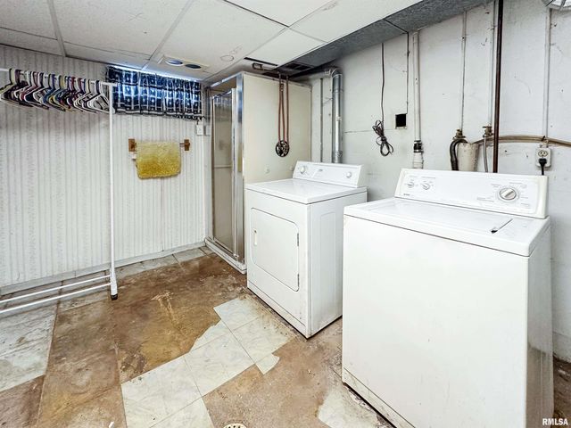 1800 E Saint Jude Court, Peoria Heights, IL 61616