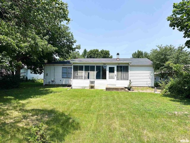 1800 E Saint Jude Court, Peoria Heights, IL 61616