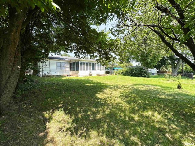 1800 E Saint Jude Court, Peoria Heights, IL 61616