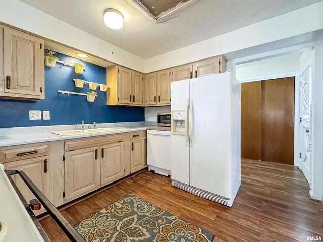 1800 E Saint Jude Court, Peoria Heights, IL 61616