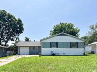 1800 E Saint Jude Court, Peoria Heights, IL 61616