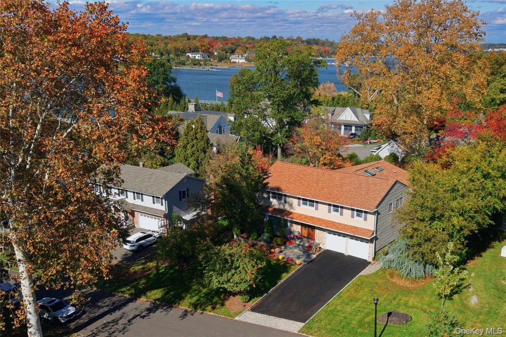 115 Shore Road, Manhasset, NY 11030