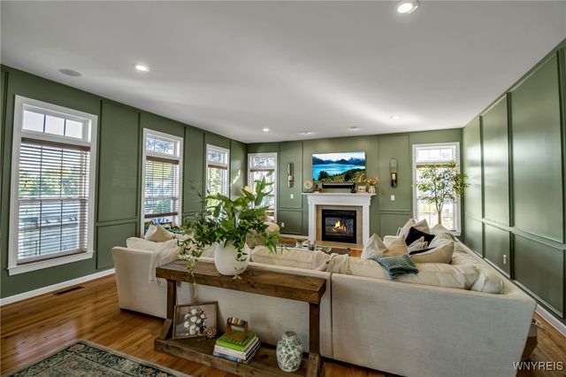 9 Winterhall Road, Orchard Park, NY 14127