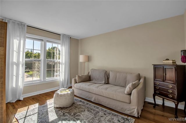 9 Winterhall Road, Orchard Park, NY 14127