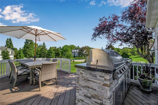 9 Winterhall Road, Orchard Park, NY 14127