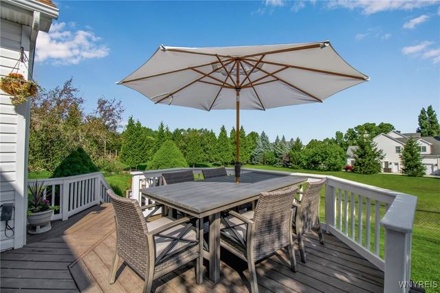 9 Winterhall Road, Orchard Park, NY 14127