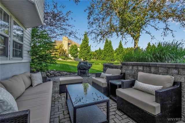 9 Winterhall Road, Orchard Park, NY 14127