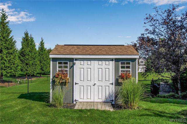 9 Winterhall Road, Orchard Park, NY 14127