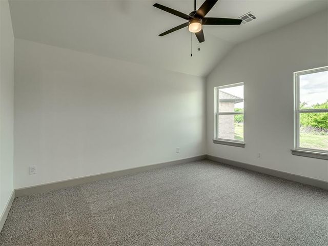 12509 Dolche Vita Drive, Yukon, OK 73099
