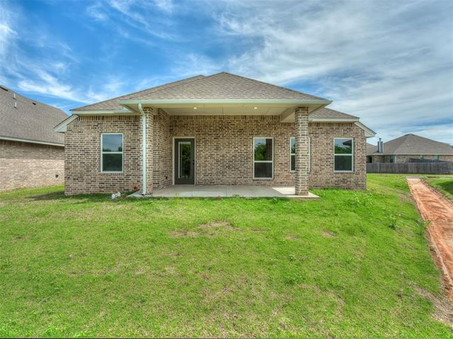 12509 Dolche Vita Drive, Yukon, OK 73099