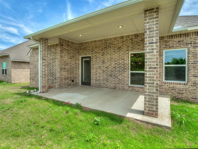 12509 Dolche Vita Drive, Yukon, OK 73099