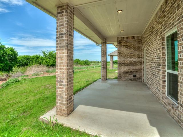 12509 Dolche Vita Drive, Yukon, OK 73099