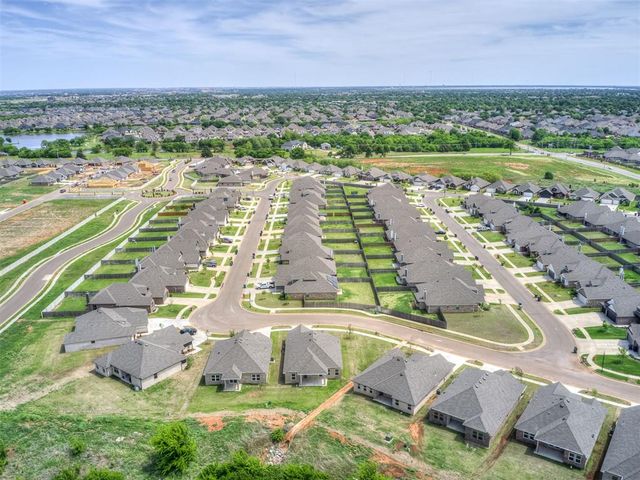 12509 Dolche Vita Drive, Yukon, OK 73099