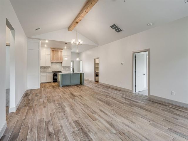 12509 Dolche Vita Drive, Yukon, OK 73099