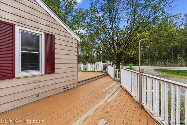 16479 S Jennings Road, Fenton, MI 48430