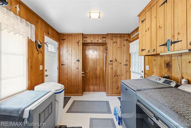 16479 S Jennings Road, Fenton, MI 48430
